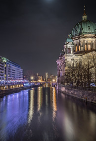 Germany-Berlin-city-night-river-building