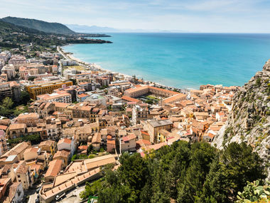 Moving from Switzerland to Italy: Tax Residency, Healthcare, Banking, and First Steps