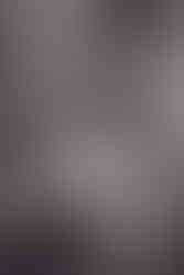 séance de méditation dans une ancienne chapelle