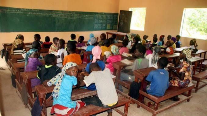 Mali : 34 civils tués, plus de 2 400 écoles fermées
