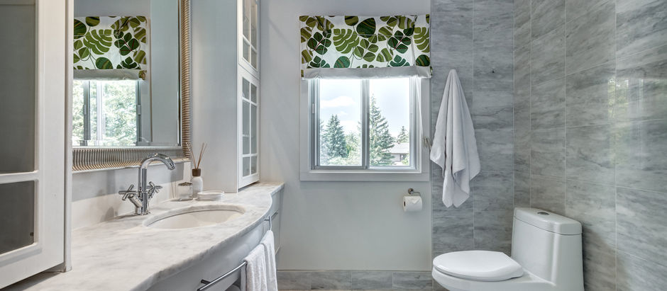 Best Italian Stone Options for High-Moisture Areas: Bathrooms, Pool Decks, and Steam Rooms