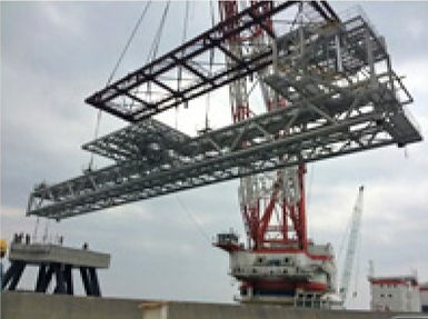 クレーン船による据付け工事
