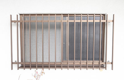 面格子・各種錠の設置