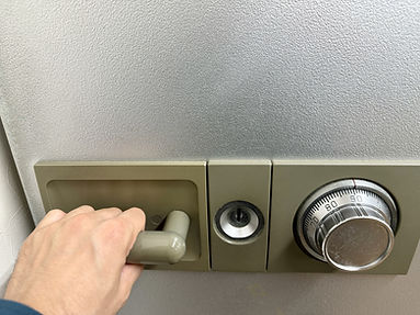 金庫のダイヤル解除