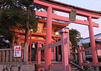 境内入口「第三鳥居」と「楼門」
