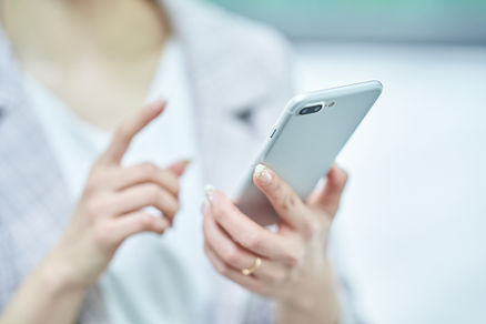 スマホと女性