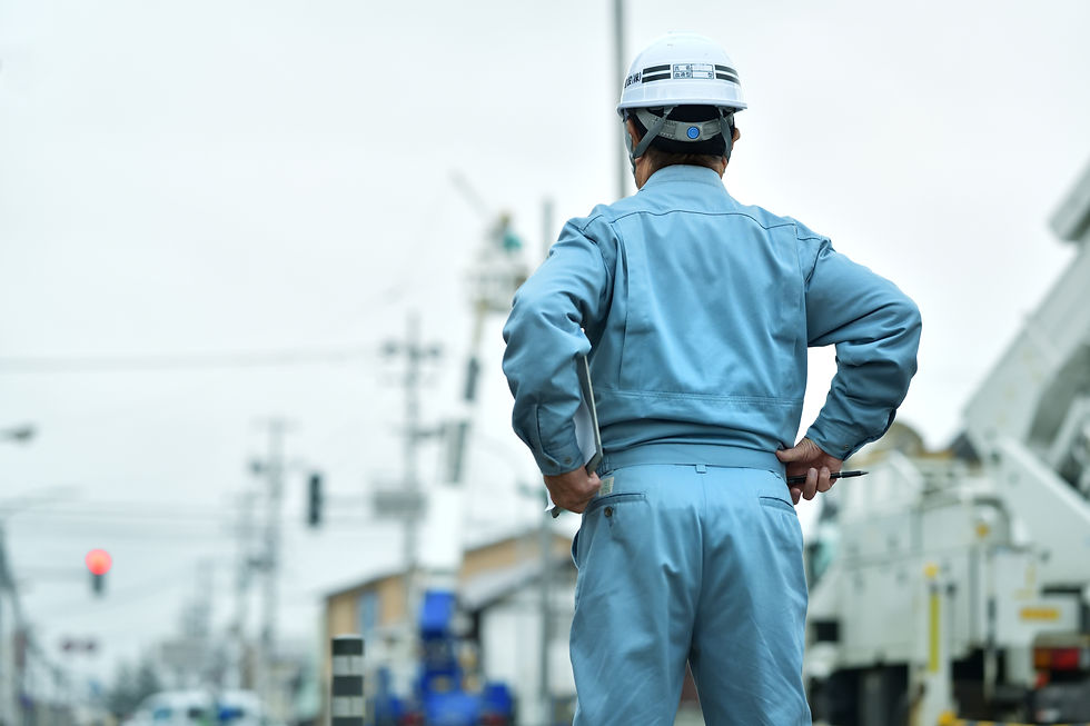 作業員の後ろ姿