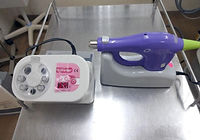 電動注射機と麻酔剤の加湿器機