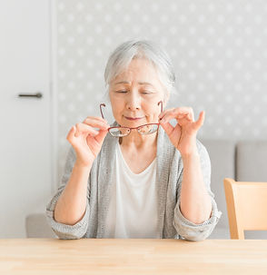 年配の女性