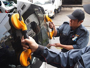 自動車ガラスの修理