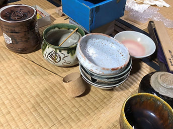 茶道具や掛軸、その他の骨董品・美術品など買取りしております