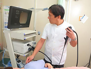 内視鏡検査中の院長