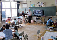 小学校リサイクル勉強会の様子