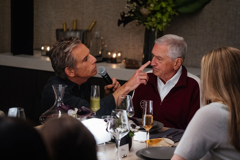 BEN STILLER, ROBERT DE NIRO in ARIANA GRANDE_Njihova tamlada.jpg