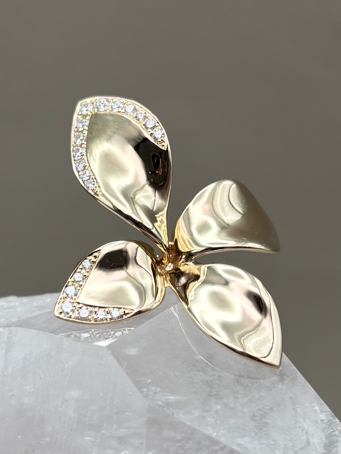 14k Yellow Gold and Diamond Flower Ring