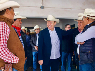 Gobernador Durazo cumple a pueblos originarios y Sierra Alta; garantiza conectividad con Caminos Artesanales