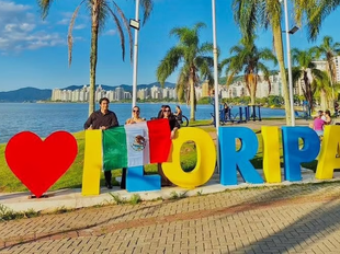 Docentes de la Universidad Tecnológica de SLRC imparten conferencia sobre tecnología en Brasil