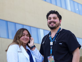 Reconoce Gobierno de Sonora compromiso de las y los médicos en su día