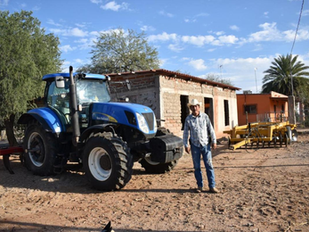 Entrega Sagarhpa maquinaria agrícola en Ures