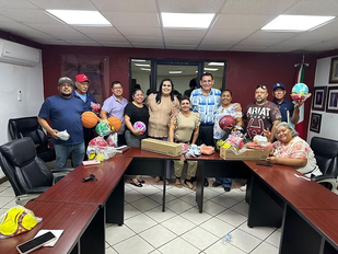 Entrega Ayuntamiento de Empalme material deportivo a delegados municipales