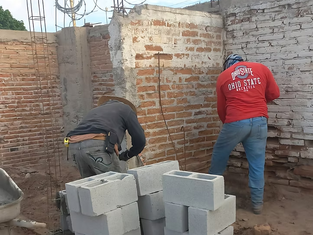 Construye ayuntamiento de Empalme baños dignos a familias del valle