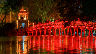 Tips for Capturing Perfect Photos at Hoan Kiem Lake