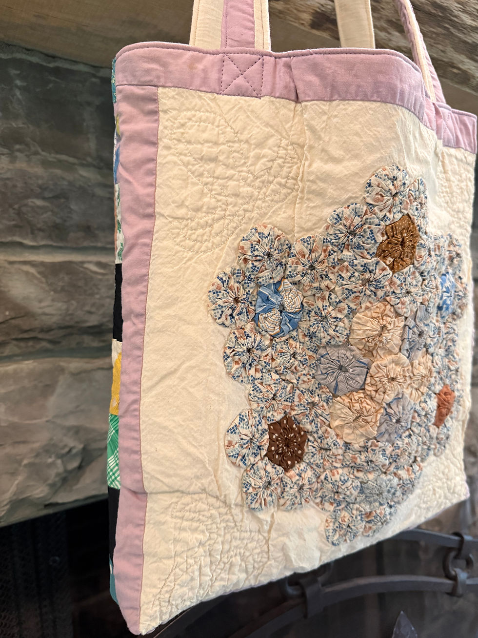 Thumbnail: Double Sided, Vintage Hydrangea Yo-Yo Quilt Tote Bag - Brown