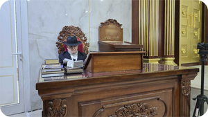 ישיבה על קברו | קול התורה מתרונן בבית מדרשו של מרן ראש הישיבה