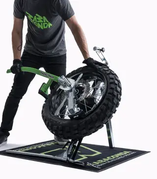 Miniaturbild: Rabaconda Ultimate Street-Bike Reifenwechsler | MotoNuba | Oberes Stengeli 3 | 3150 Schwarzenburg | Schweiz