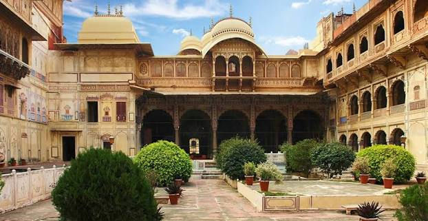 Palace.jfif
