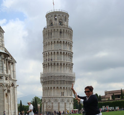 Posing with the Leaning Tower of Pisa