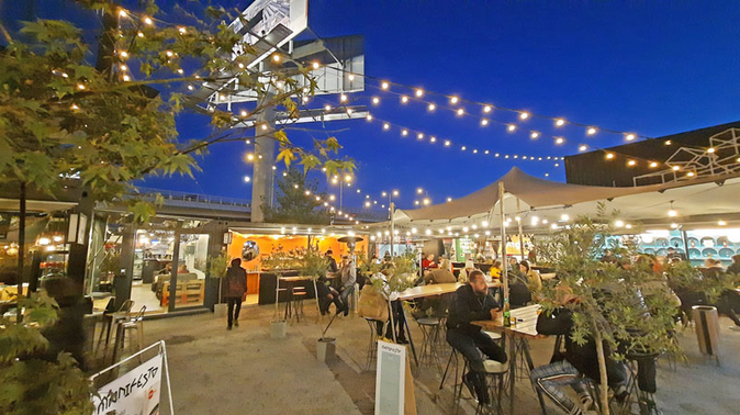 השוק הססגוני במרכז פראג