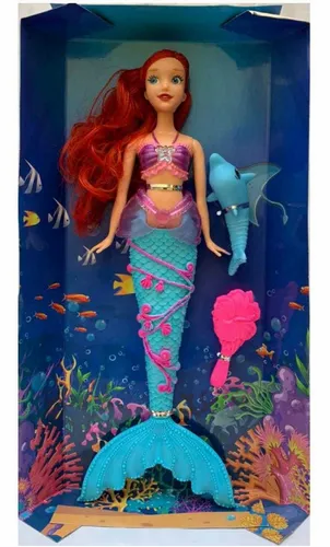 Miniatura: Brinquedo boneca seria