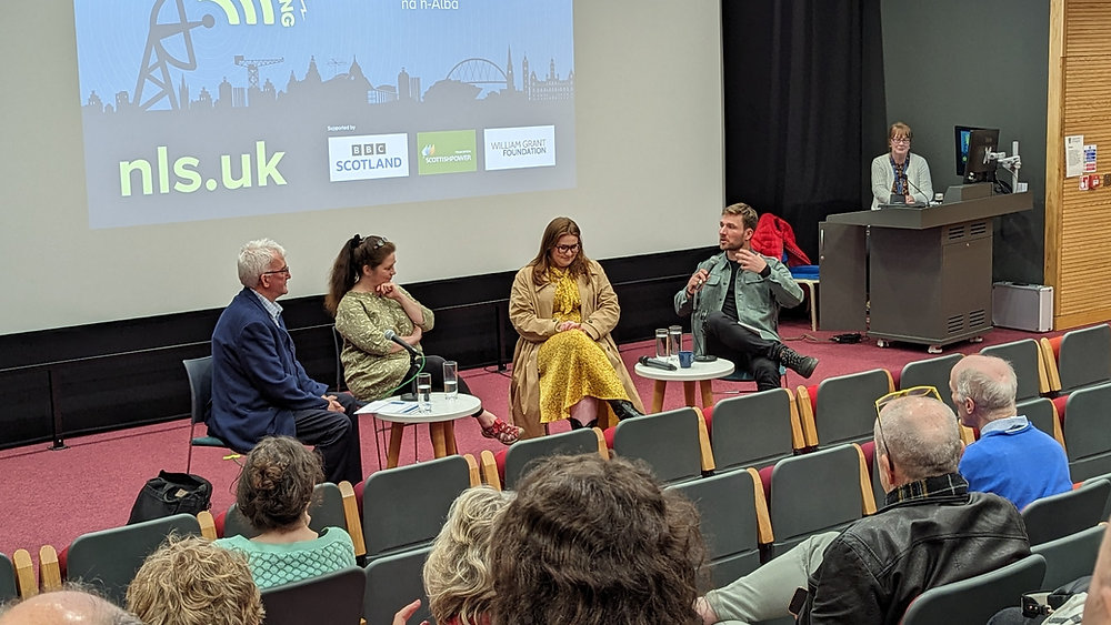 GAELIC AND SCOTS SPEAKERS TRACE THEIR HISTORIES GOING ON AIR