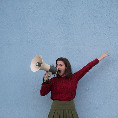 How to beat your fear of public speaking and get good at it in 10 steps