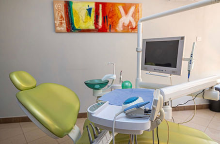 Chipped tooth: dental care in The Gambia