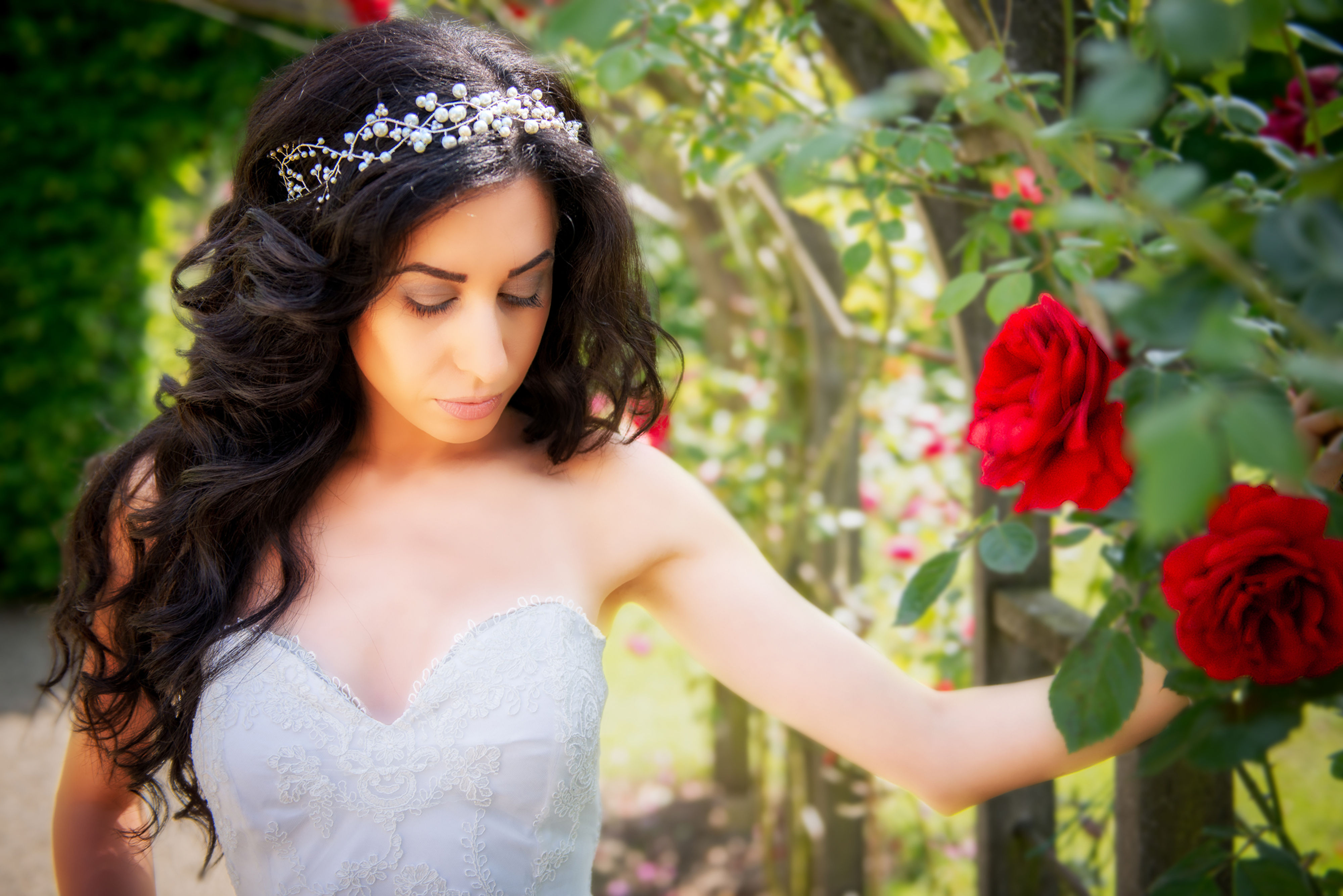 Beautiful mixed pearls halo
