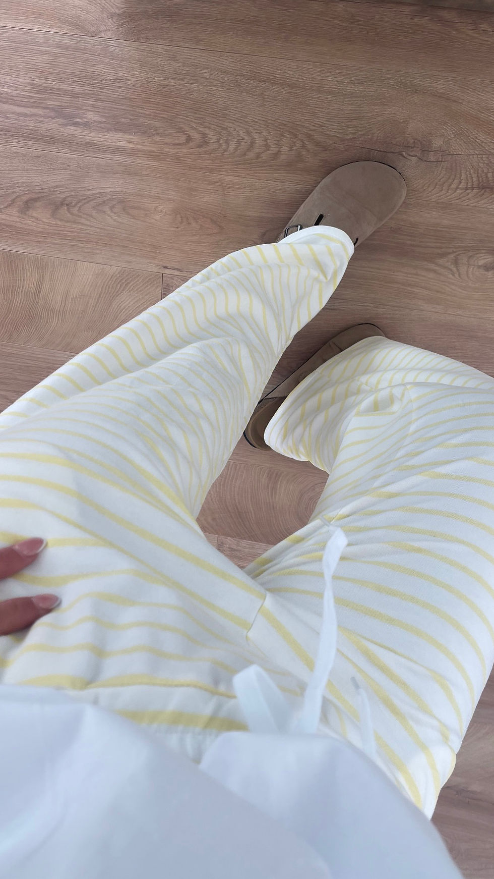 Miniaturbild: Yellow stripes pants