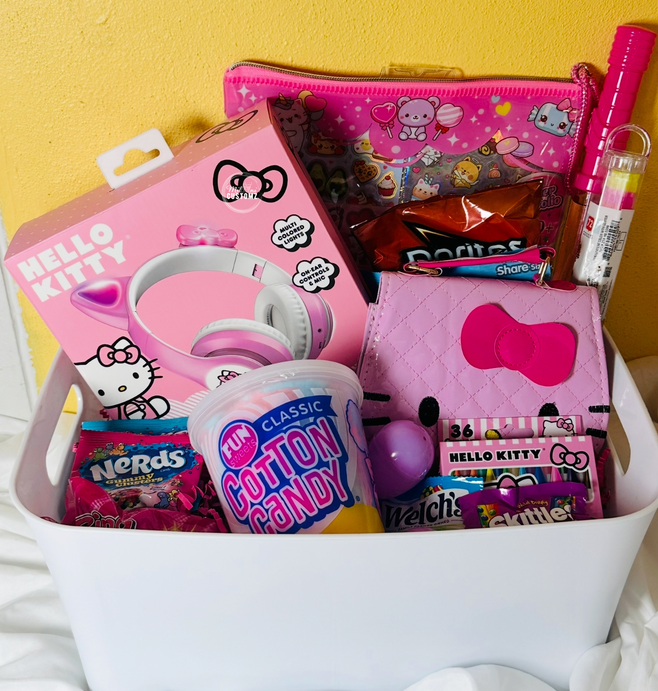 Deluxe Hello Kitty Gift Basket