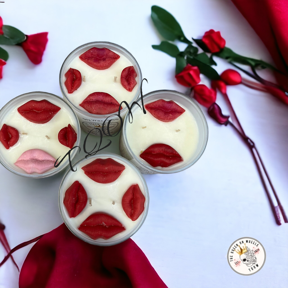Kiss me candle soy handmade