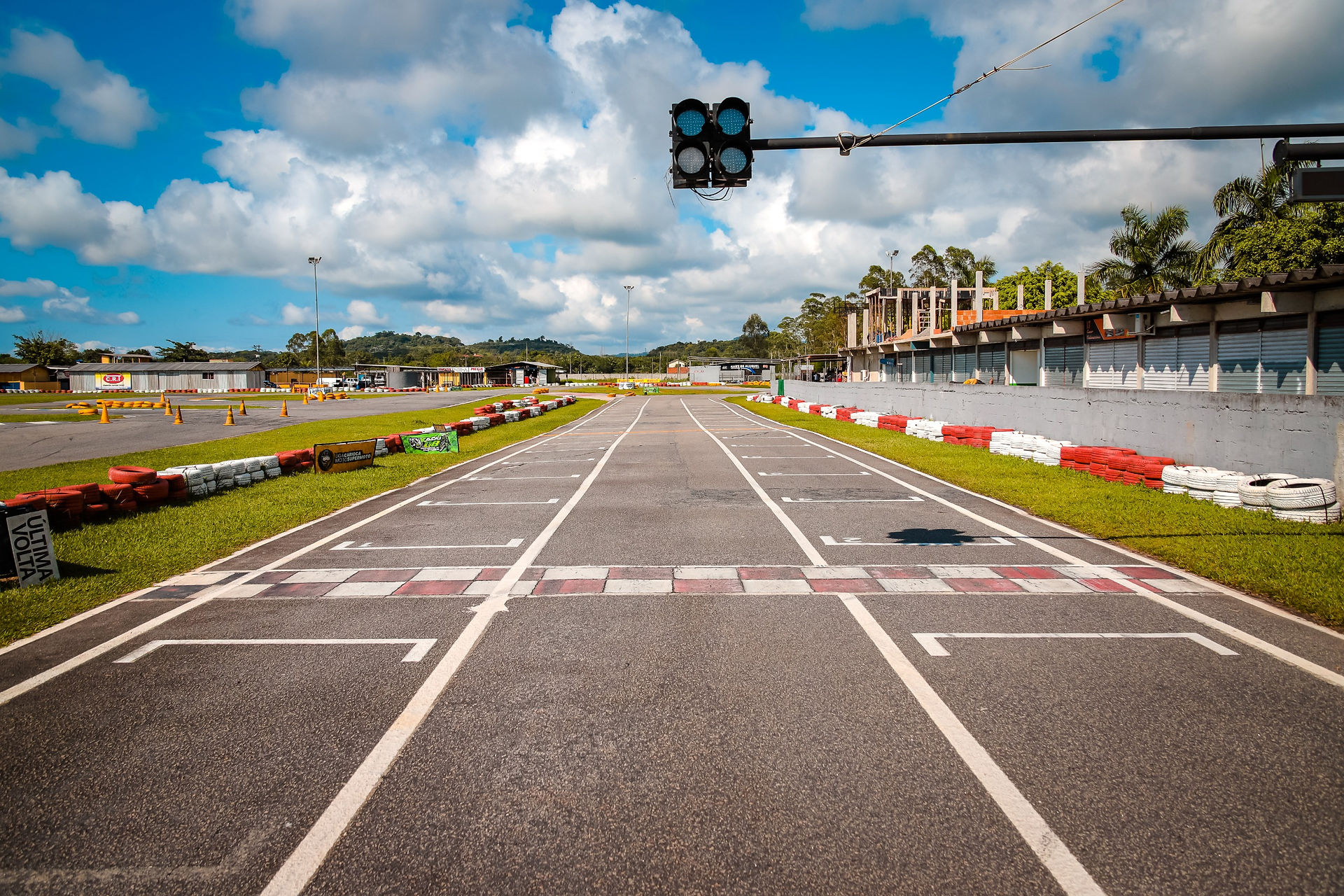 Grid competitivo marca crescimento do Campeonato Carioca de Kart em Guapimirim