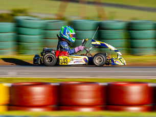 Artur Ribeiro no kart em Interlagos