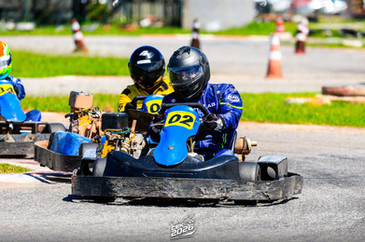 Victor Bárcia Baesso assumiu a liderança do Campeonato Estadual de Kart Rental após início de temporada com pole positions, vitória e evolução consistente no kartismo fluminense