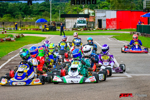 Pilotos disputam espeço no GP CRT em Guapimirim RJ