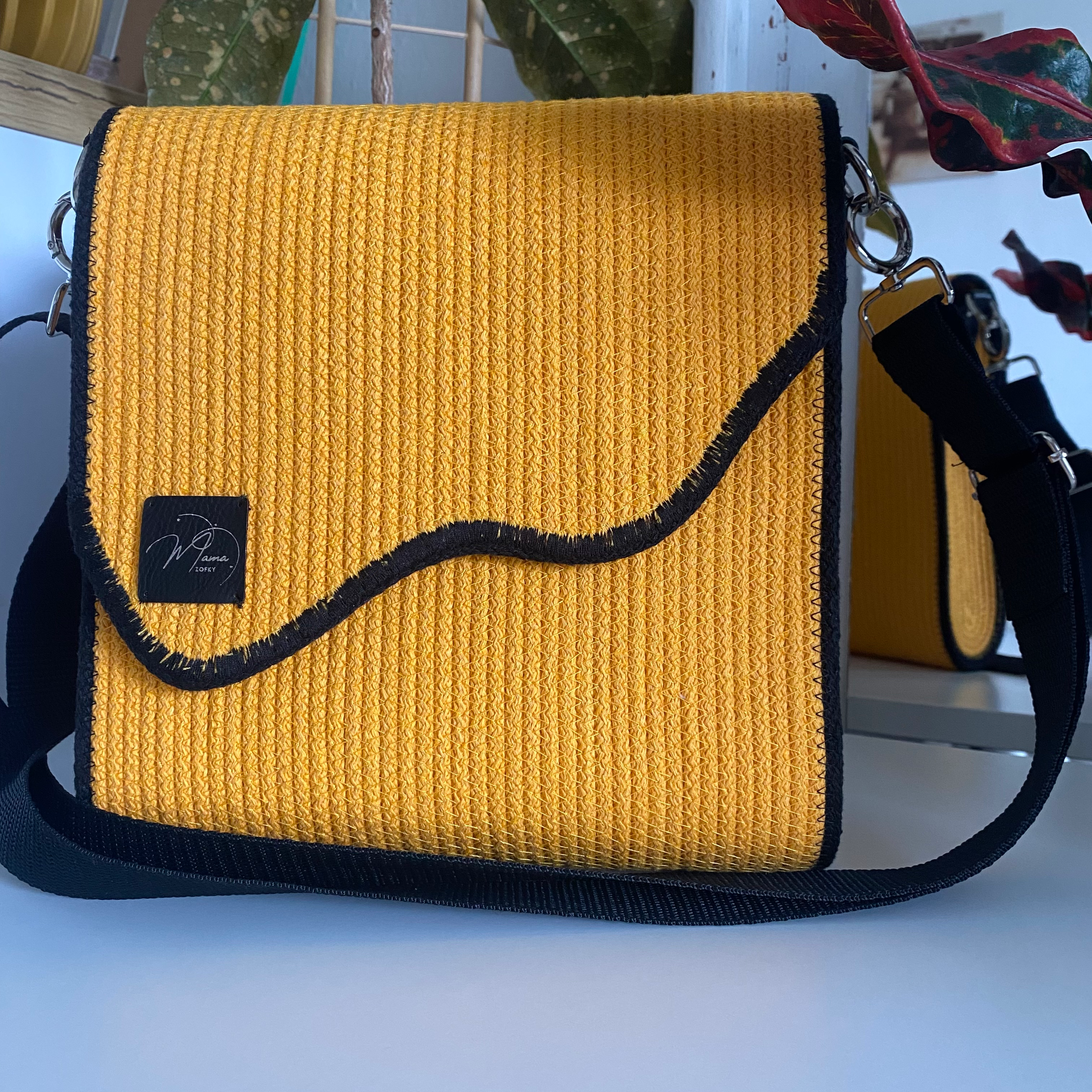 Žlutá kabelka z bavlněné šňůrky Mama Zofky, pohled zepředu