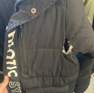 bunda z vypelenou diru