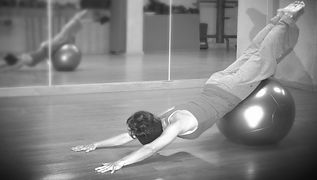 Pilates suelo en fitball