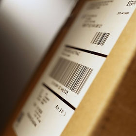 esempio di etichetta su box in carton nel settore logistica e trasporti