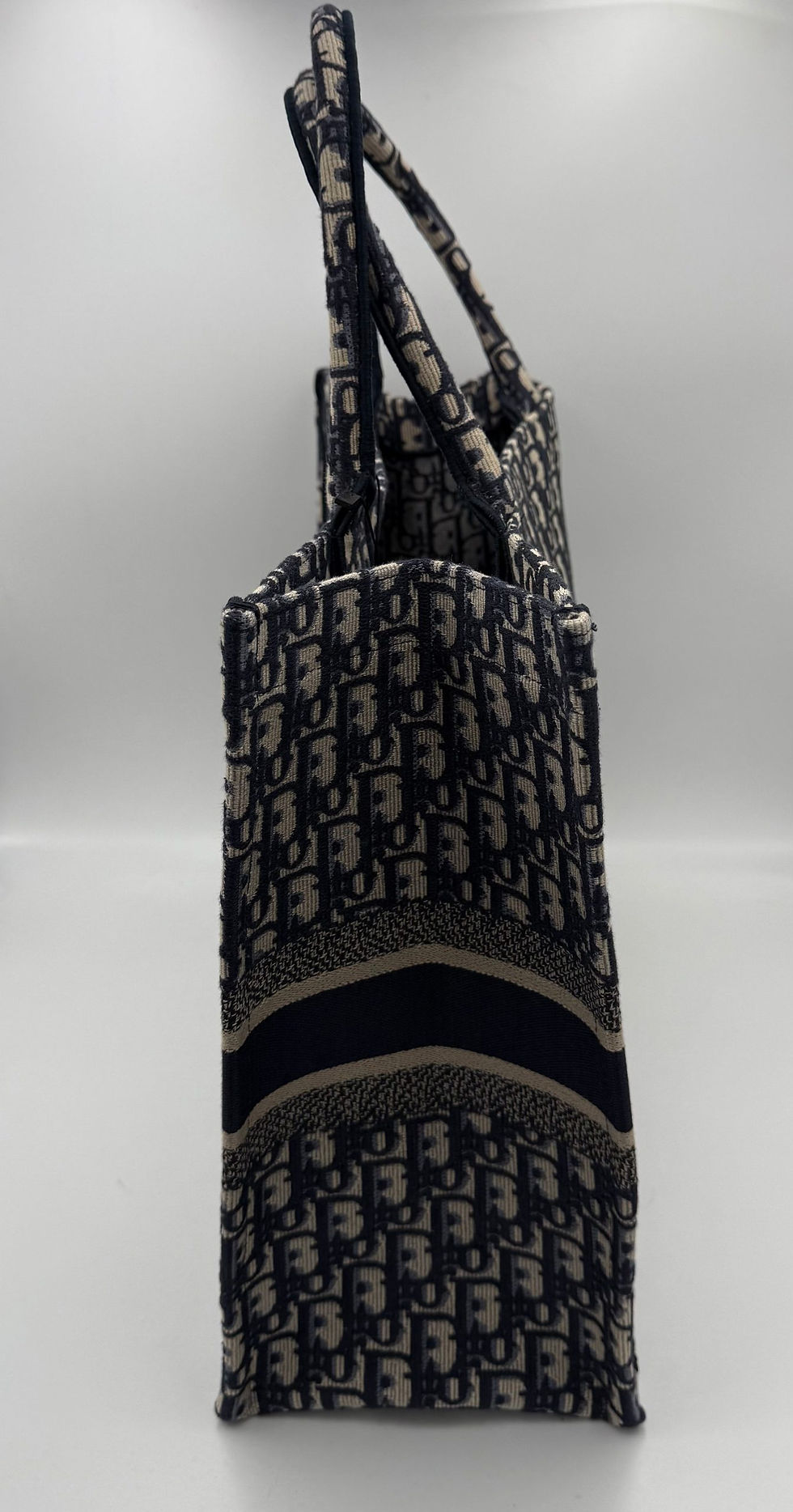 Thumbnail: Dior DIOR TOTE BOOK Grande Tote