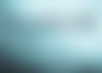 Técnico de laboratorio realizando un Challenge Test microbiológico en cosméticos según la norma ISO 11930, evaluando la eficacia de conservantes para garantizar la seguridad del producto